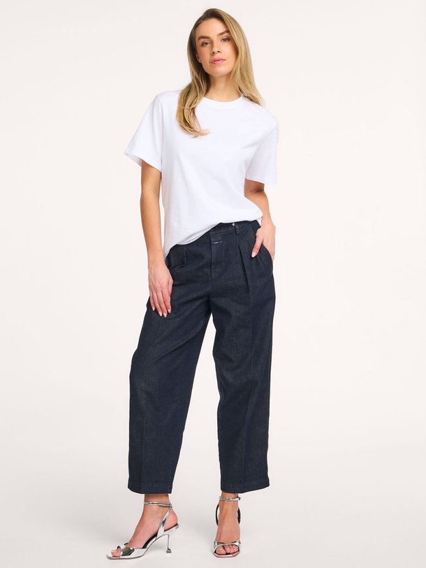 Ontdek de Ruthy mid waist relaxed fit jeans van Closed in de kleur Donkerblauw bij Orangebag. Op werkdagen voor 21:45 besteld, morgen in huis.