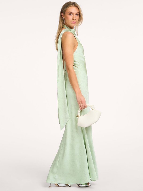 Ontdek de Fiona, geweven satijnen maxi jurk van Neo Noir bij Orangebag. Op werkdagen voor 21:45 besteld, morgen in huis.