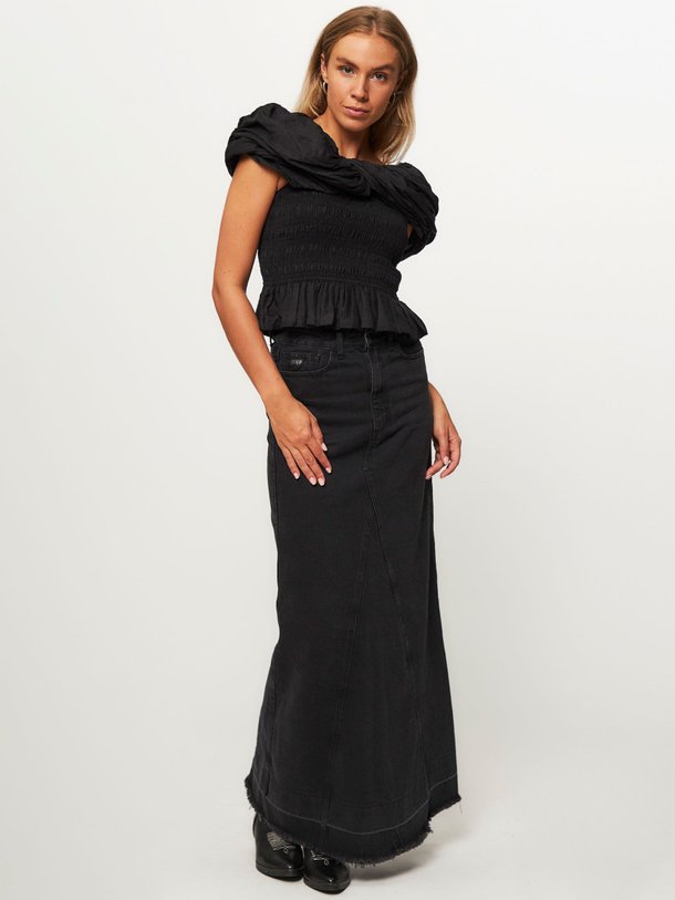 Ontdek de Loren geweven gesmockte off shoulder top van Sea New York in de kleur zwart bij Orangebag. Op werkdagen voor 21:45 besteld, morgen in huis.