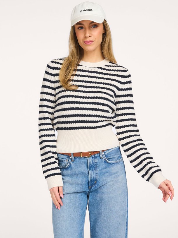 Ontdek de Ulva katoenen gestreepte trui van Modstrom in de kleur Off-white bij Orangebag. Op werkdagen voor 21:45 besteld, morgen in huis.