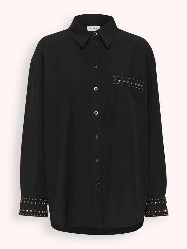 Ontdek de Pheobe viscosemix blouse met applicaties van Gestuz in de kleur zwart bij Orangebag. Op werkdagen voor 21:45 besteld, morgen in huis.