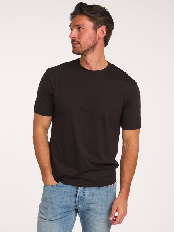 Ontdek de Gilberd katoenen T-shirt van Drykorn in de kleur Donkerbruin bij Orangebag. Op werkdagen voor 21:45 besteld, morgen in huis.