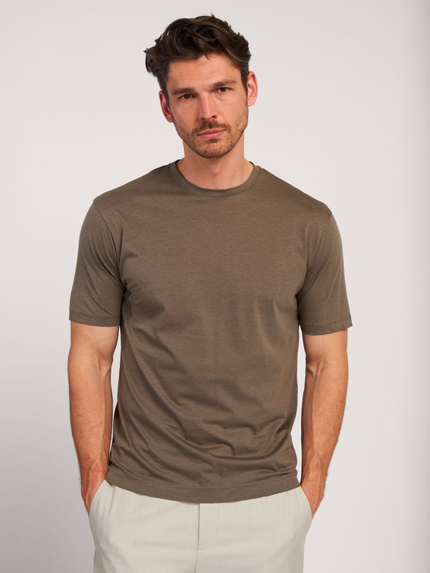 Ontdek de Gilberd katoen/modalmix T-shirt van Drykorn in de kleur groen bij Orangebag. Op werkdagen voor 21:45 besteld, morgen in huis.