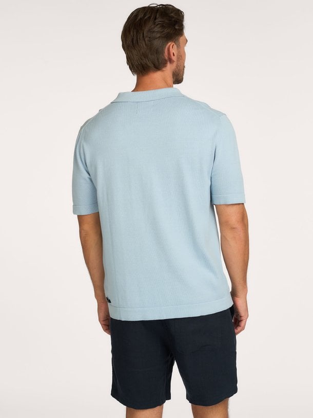 Butcher Of Blue Clifden Knit Shirt Ontdek de Clifden Knit Shirt van Butcher of Blue bij Orangebag. Op werkdagen voor 21:45 besteld, morgen in huis.