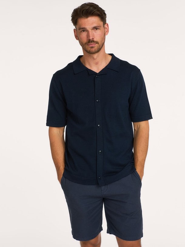 Butcher Of Blue Clifden Knit Shirt Ontdek de Clifden Knit Shirt van Butcher of Blue bij Orangebag. Op werkdagen voor 21:45 besteld, morgen in huis.