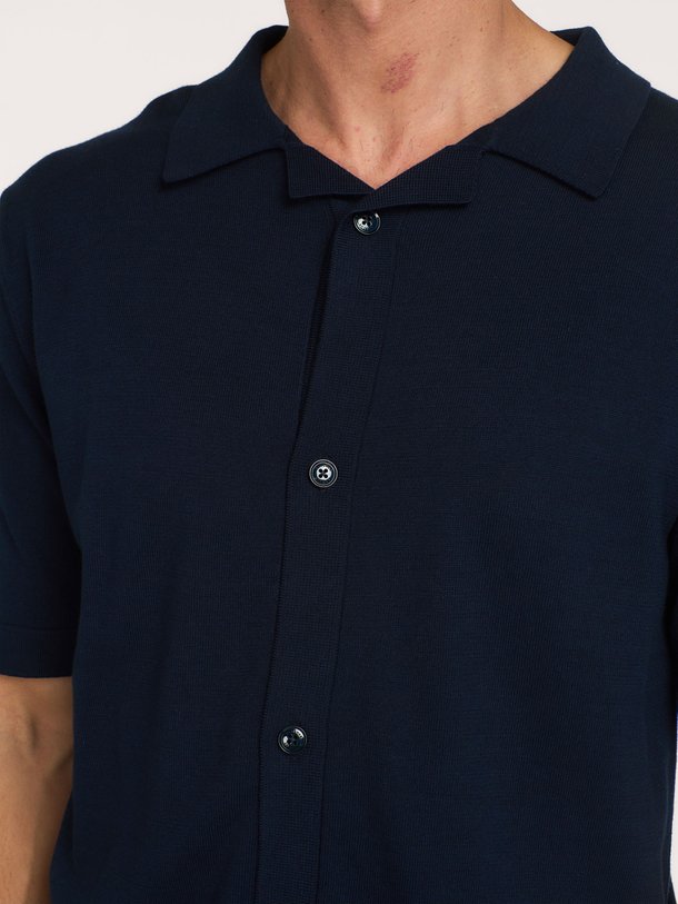 Butcher Of Blue Clifden Knit Shirt Ontdek de Clifden Knit Shirt van Butcher of Blue bij Orangebag. Op werkdagen voor 21:45 besteld, morgen in huis.