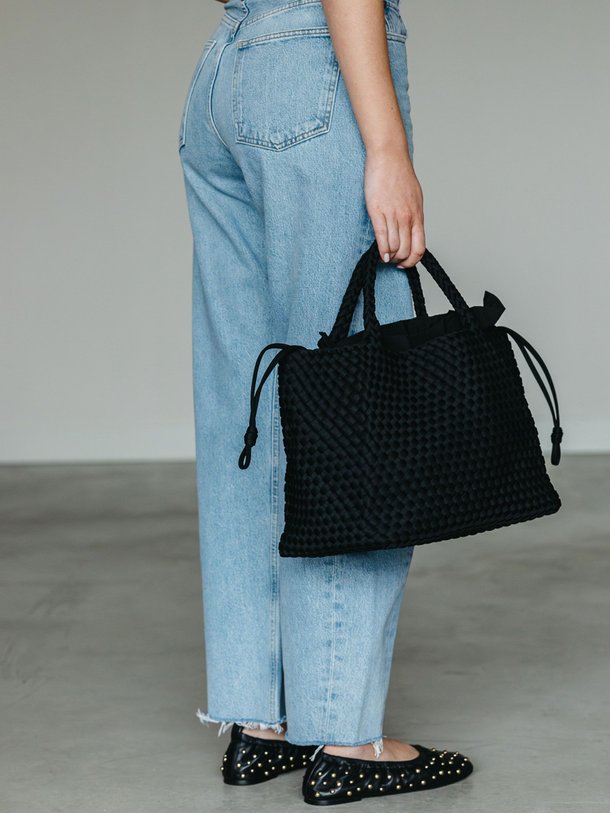 Ontdek de Gevlochten handtas medium van Marrea in de kleur zwart bij Orangebag. Op werkdagen voor 21:45 besteld, morgen in huis.