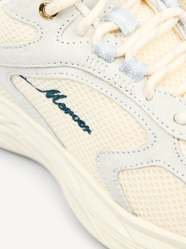Ontdek de The Re-Run Max Evo suede sneakers met mesh van Mercer Amsterdam in de kleur Ecru bij Orangebag. Op werkdagen voor 21:45 besteld, morgen in huis.