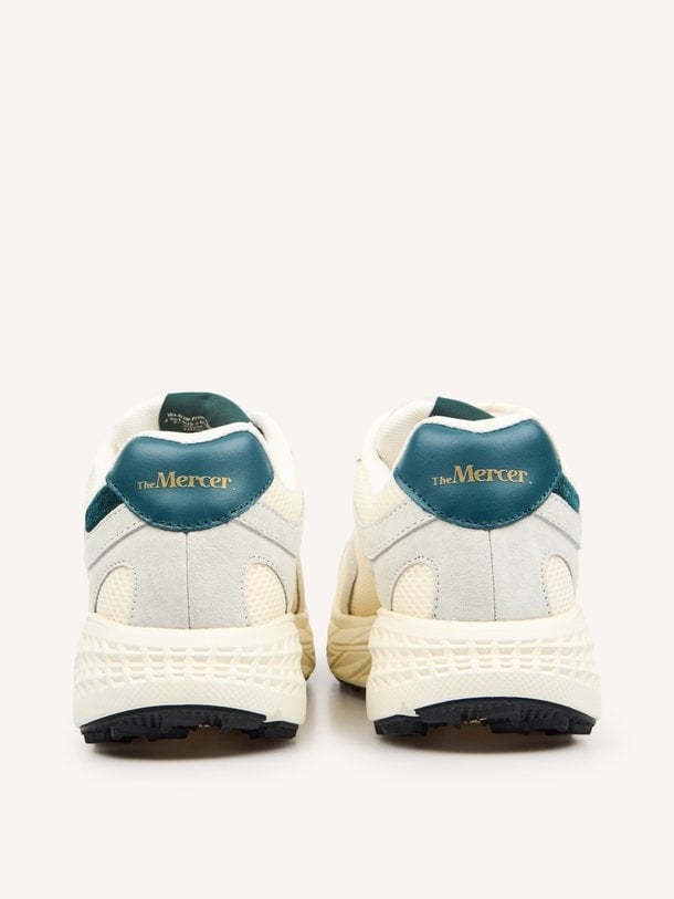 Ontdek de The Re-Run Max Evo suede sneakers met mesh van Mercer Amsterdam in de kleur Ecru bij Orangebag. Op werkdagen voor 21:45 besteld, morgen in huis.