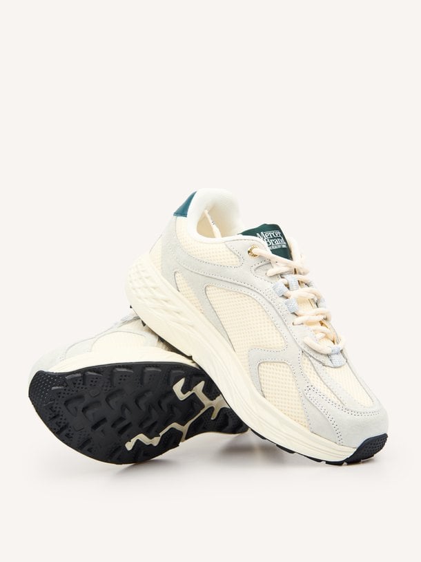 Ontdek de The Re-Run Max Evo suede sneakers met mesh van Mercer Amsterdam in de kleur Ecru bij Orangebag. Op werkdagen voor 21:45 besteld, morgen in huis.