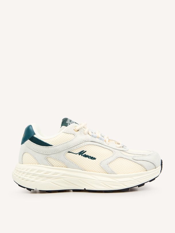 Ontdek de The Re-Run Max Evo suede sneakers met mesh van Mercer Amsterdam in de kleur Ecru bij Orangebag. Op werkdagen voor 21:45 besteld, morgen in huis.