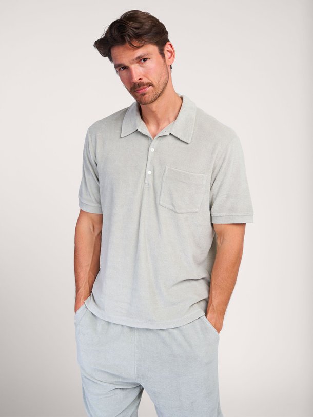 Ontdek de Katoenmix badstof polo van Closed in de kleur grijs bij Orangebag. Op werkdagen voor 21:45 besteld, morgen in huis.