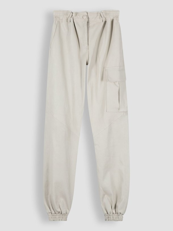 Ontdek de Yara lederen cargo broek van Alter Ego in de kleur off-white bij Orangebag. Op werkdagen voor 21:45 besteld, morgen in huis.