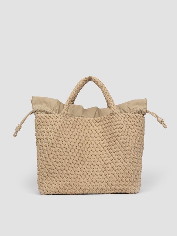 Ontdek de Gevlochten handtas medium van Marrea in de kleur zand bij Orangebag. Op werkdagen voor 21:45 besteld, morgen in huis.