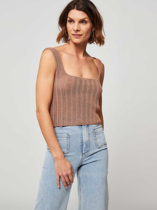 Ontdek de Rina katoenmix cropped top van Magali Pascal in de kleur koper bij Orangebag. Op werkdagen voor 21:45 besteld, morgen in huis.
