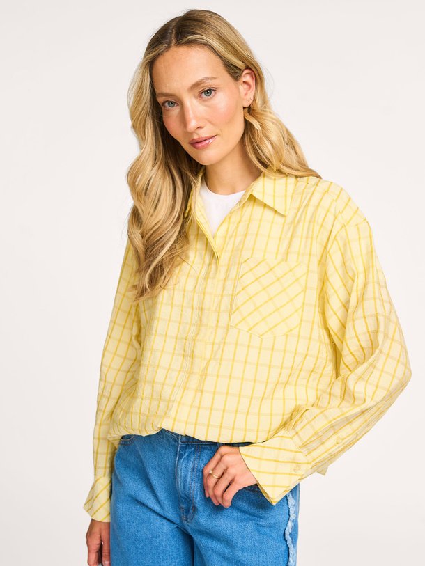 Ontdek de Mango viscosemix blouse met geruit dessin van Co'Couture in de kleur geel bij Orangebag. Op werkdagen voor 21:45 besteld, morgen in huis.