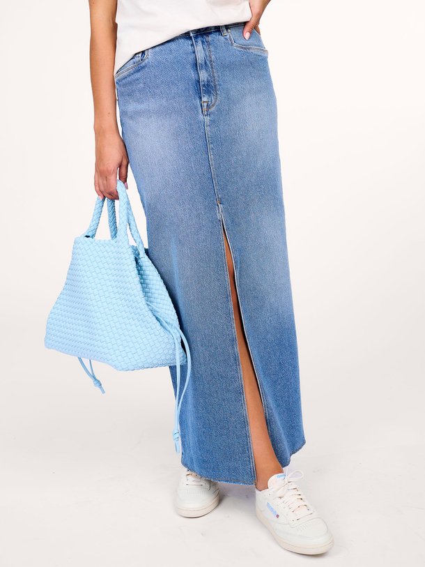 Ontdek de Feral denim maxi rok van Dante 6 in de kleur blauw bij Orangebag. Op werkdagen voor 21:45 besteld, morgen in huis.