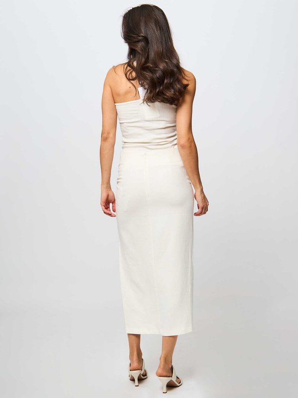 Ontdek de Lino viscosemix rok van Second Female in de kleur off-white bij Orangebag. Op werkdagen voor 21:45 besteld, morgen in huis.