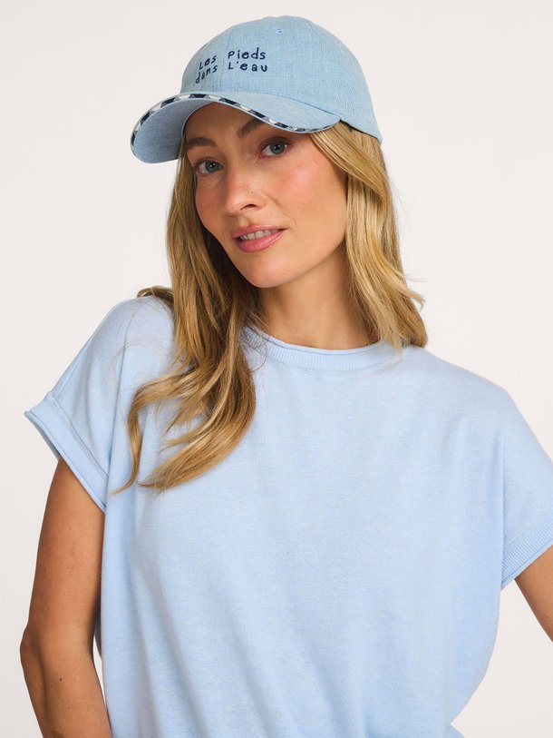 Ontdek de Pieds katoenmix pet van Frnch in de kleur Blauw bij Orangebag. Op werkdagen voor 21:45 besteld, morgen in huis.