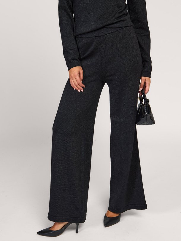 Ontdek de Agadir viscosemix broek met lurex van Lollys Laundry in de kleur zwart bij Orangebag. Op werkdagen voor 21:45 besteld, morgen in huis.