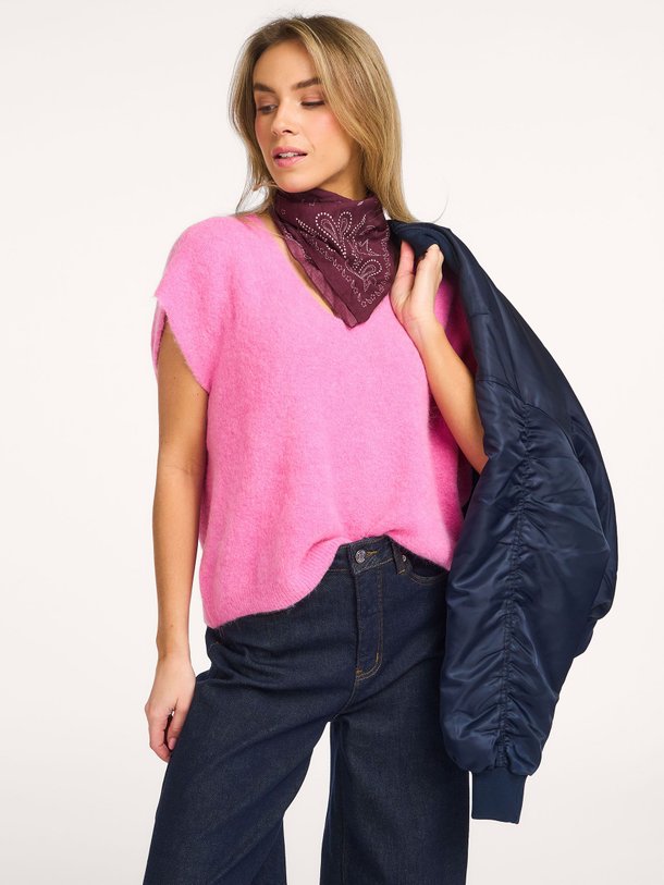 Ontdek de Emmy alpacamix spencer van Aaiko in de kleur Roze bij Orangebag. Op werkdagen voor 21:45 besteld, morgen in huis.