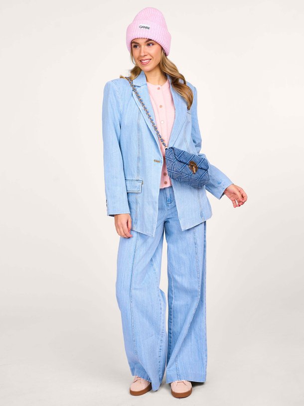 Ontdek de Vella high waist loose fit non-stretch jeans van Gestuz in de kleur lichtblauw bij Orangebag. Op werkdagen voor 21:45 besteld, morgen in huis.