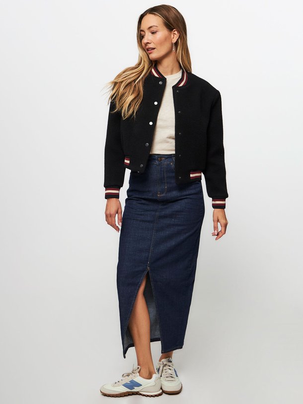 Ontdek de Dekota denim stretch rok van My Essential Wardrobe in de kleur donkerblauw bij Orangebag. Op werkdagen voor 21:45 besteld, morgen in huis.