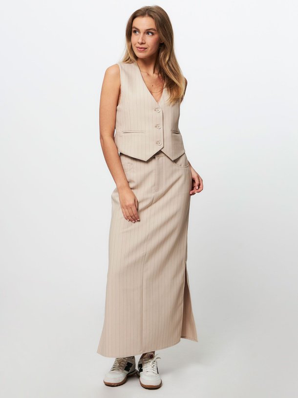 Ontdek de Joelle viscosemix rok met krijtstreep van Gestuz in de kleur zand bij Orangebag. Op werkdagen voor 21:45 besteld, morgen in huis.