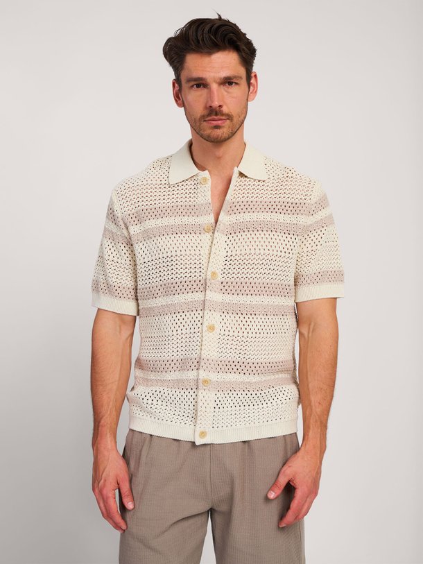 Ontdek de Gianni katoenmix polo van Les Deux in de kleur ecru bij Orangebag. Op werkdagen voor 21:45 besteld, morgen in huis.