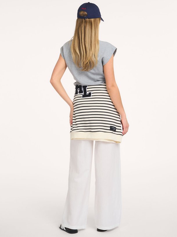 Ontdek de Sida katoenmix polo top van Co'Couture in de kleur Grijs bij Orangebag. Op werkdagen voor 21:45 besteld, morgen in huis.