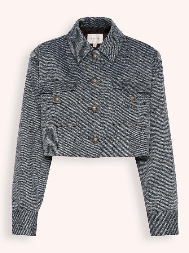 Ontdek de Belma wolmix cropped jasje met dessin van Gestuz in de kleur donkerblauw bij Orangebag. Op werkdagen voor 21:45 besteld, morgen in huis.