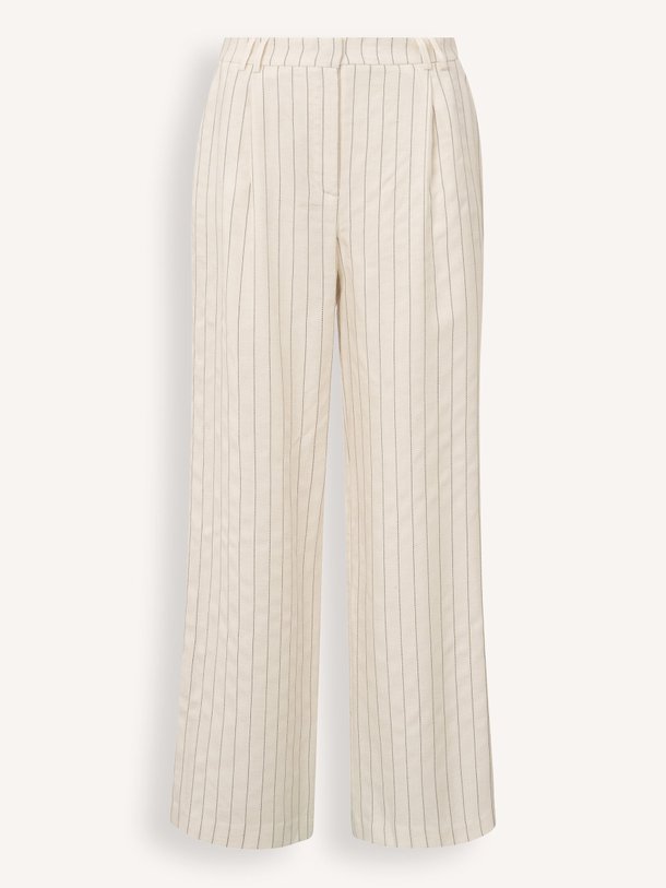 Ontdek de Lyocellmix broek met krijtstreep van Yaya in de kleur off-white bij Orangebag. Op werkdagen voor 21:45 besteld, morgen in huis.