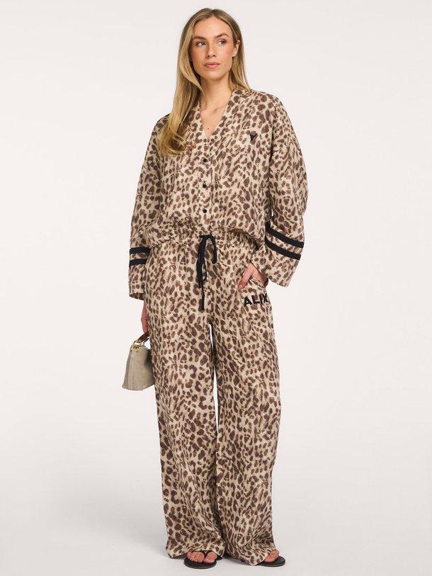 Ontdek de ladies woven sporty animal pants van Alix The Label bij Orangebag. Op werkdagen voor 21:45 besteld, morgen in huis.
