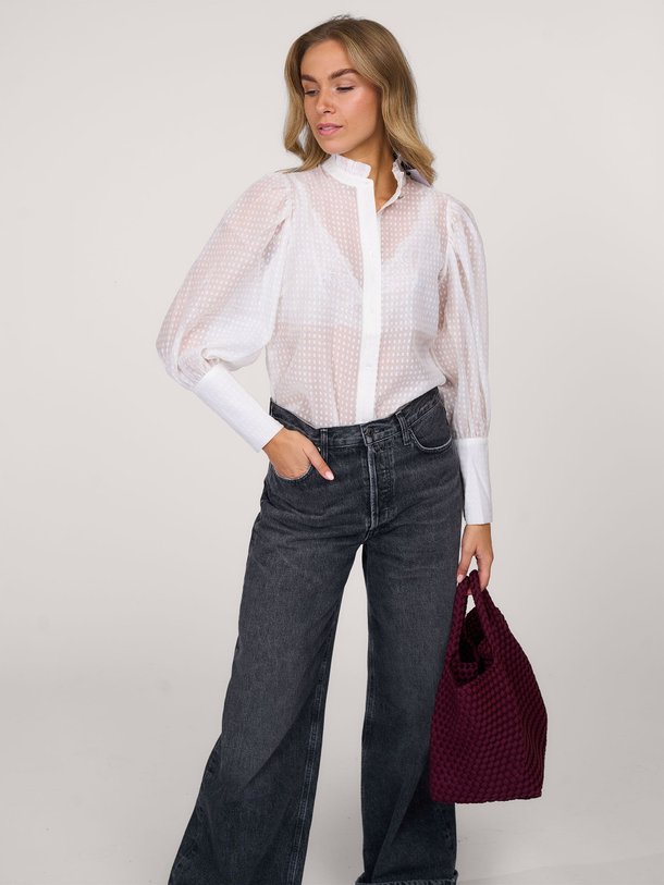 Ontdek de Orion katoenmix blouse met dessin van Co'Couture in de kleur wit bij Orangebag. Op werkdagen voor 21:45 besteld, morgen in huis.