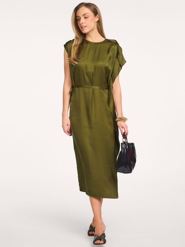 Ontdek de Jaliyah viscose jurk van Essentiel Antwerp in de kleur Olijfgroen bij Orangebag. Op werkdagen voor 21:45 besteld, morgen in huis.