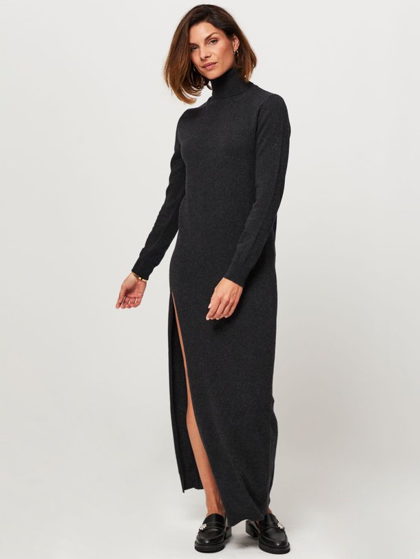 Ontdek de Wol/cashmeremix gemêleerde jurk met col van Semicouture in de kleur antraciet bij Orangebag. Op werkdagen voor 21:45 besteld, morgen in huis.
