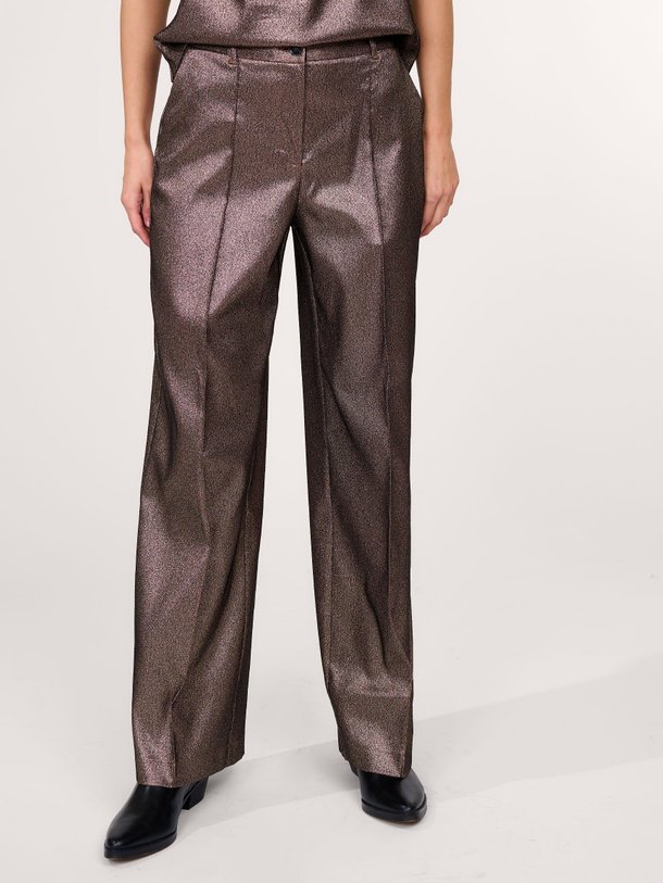 Ontdek de Viscosemix wide leg broek met lurex van Summum in de kleur brons bij Orangebag. Op werkdagen voor 21:45 besteld, morgen in huis.