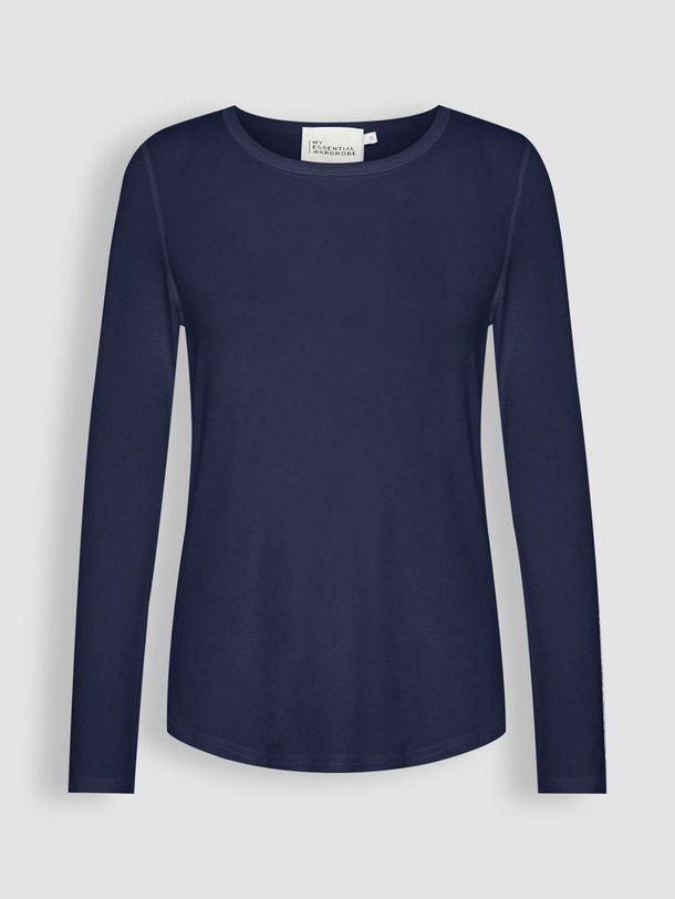 Ontdek de Modal top van My Essential Wardrobe in de kleur donkerblauw bij Orangebag. Op werkdagen voor 21:45 besteld, morgen in huis.