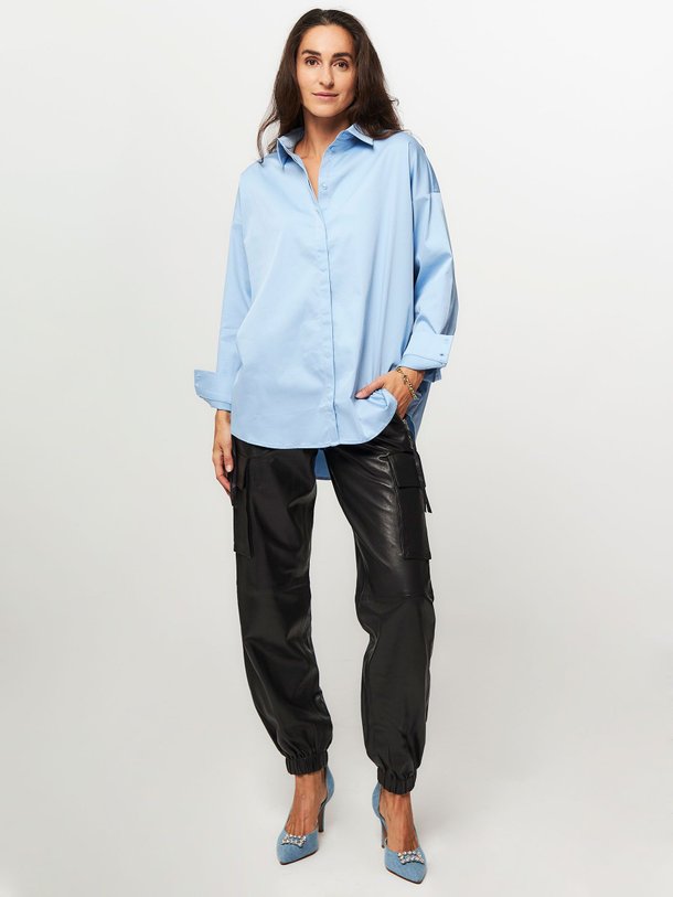 Ontdek de Imaya lederen cargo broek van Notes du Nord in de kleur zwart bij Orangebag. Op werkdagen voor 21:45 besteld, morgen in huis.