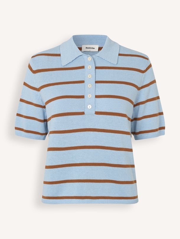 Ontdek de Malva katoen gestreepte polo top van Modstrom in de kleur Blauw bij Orangebag. Op werkdagen voor 21:45 besteld, morgen in huis.