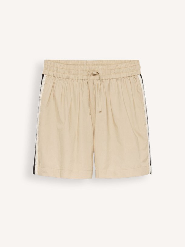 Ontdek de Peony organic cotton short van Alchemist in de kleur Zand bij Orangebag. Op werkdagen voor 21:45 besteld, morgen in huis.