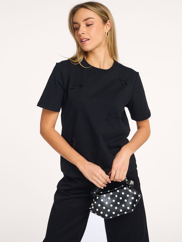 Ontdek de Katoenen T-shirt met applicaties van Haute L'Amitié in de kleur Zwart bij Orangebag. Op werkdagen voor 21:45 besteld, morgen in huis.