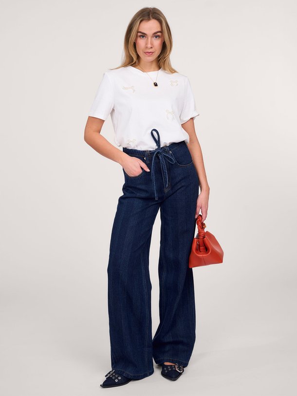 Ontdek de Katoenen T-shirt met applicaties van Haute L'Amitié in de kleur wit bij Orangebag. Op werkdagen voor 21:45 besteld, morgen in huis.