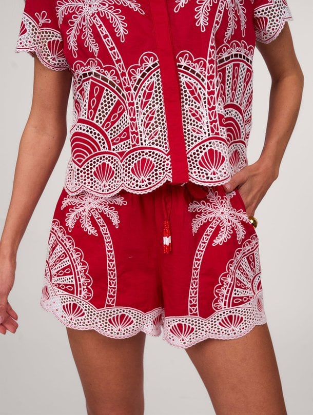 Ontdek de Katoenen short met borduursel van Farm Rio in de kleur rood bij Orangebag. Op werkdagen voor 21:45 besteld, morgen in huis.