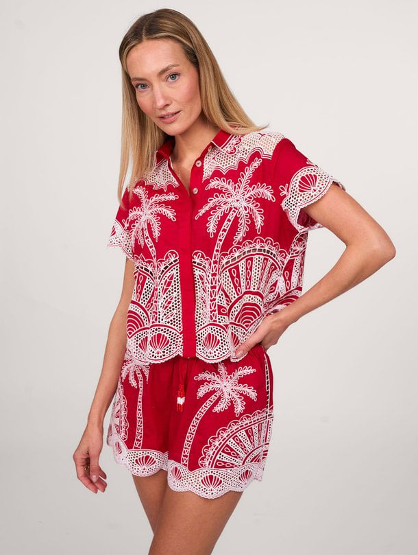 Ontdek de Katoenen short met borduursel van Farm Rio in de kleur rood bij Orangebag. Op werkdagen voor 21:45 besteld, morgen in huis.