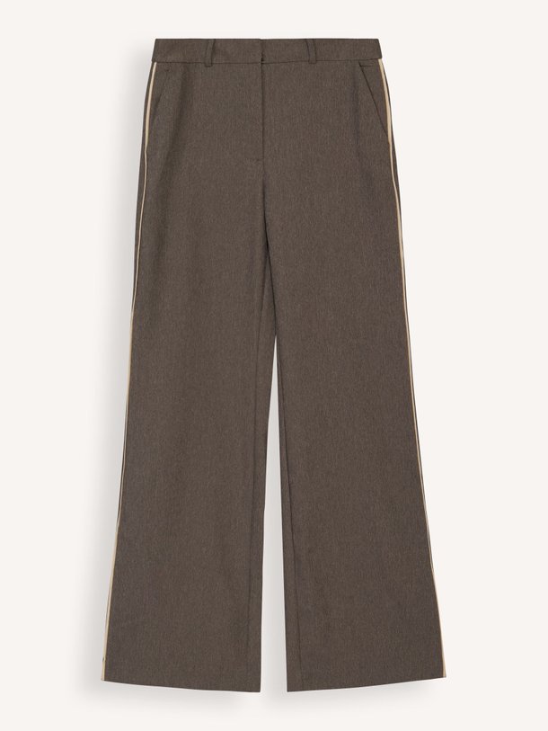 Ontdek de Nana geweven wide leg pantalon van Co'Couture in de kleur bruingrijs bij Orangebag. Op werkdagen voor 21:45 besteld, morgen in huis.
