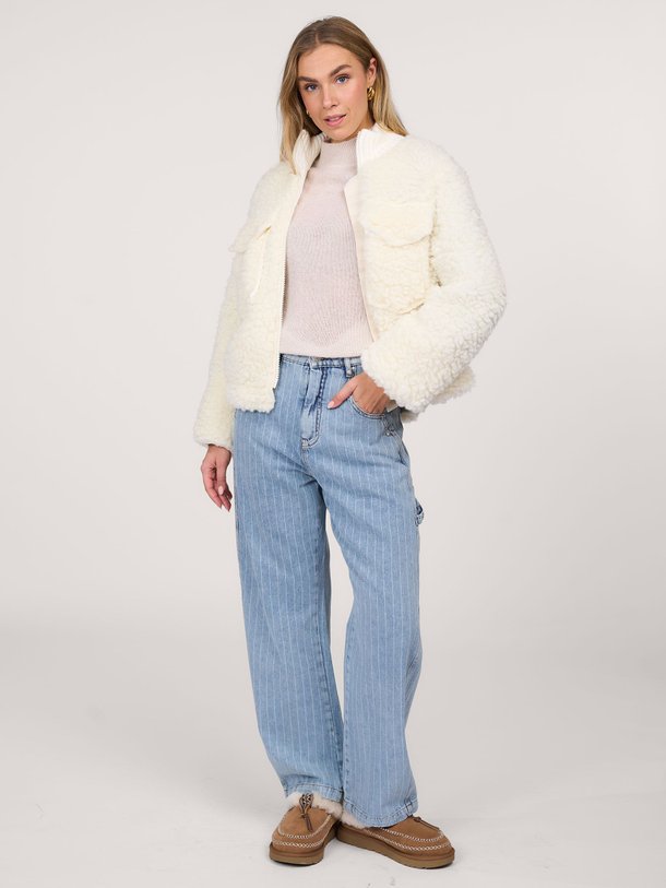 Ontdek de Shimo high waist loose fit jeans van Munthe in de kleur blauw bij Orangebag. Op werkdagen voor 21:45 besteld, morgen in huis.