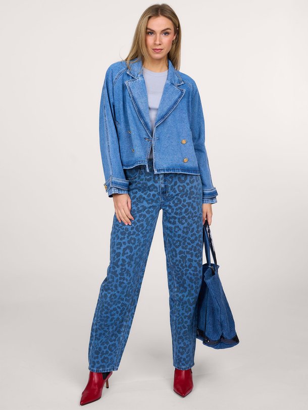 Ontdek de Eudora denim jasje van Sofie Schnoor in de kleur blauw bij Orangebag. Op werkdagen voor 21:45 besteld, morgen in huis.