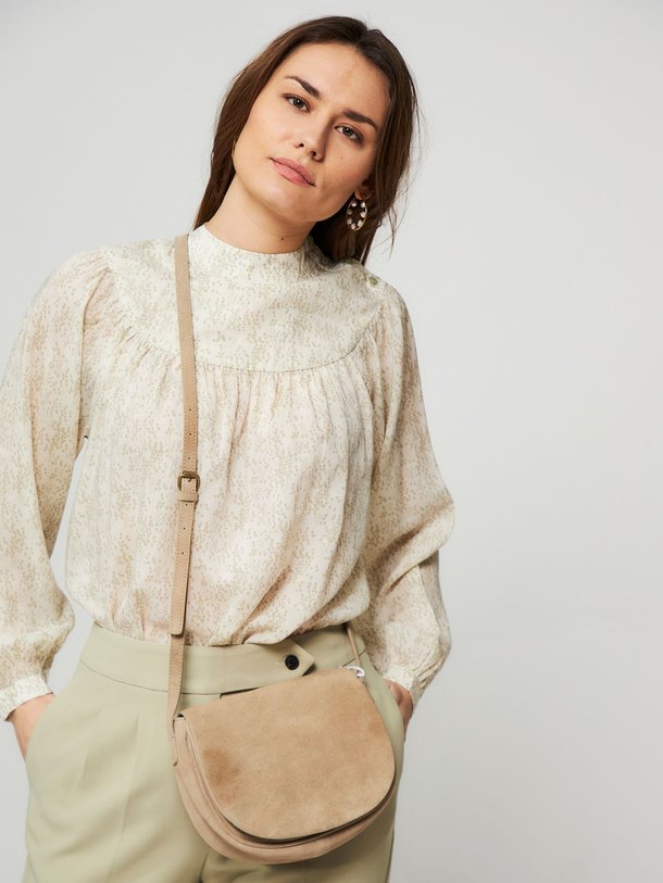 Ontdek de Lyocell top met print van Yaya in de kleur grijsgroen bij Orangebag. Op werkdagen voor 21:45 besteld, morgen in huis.