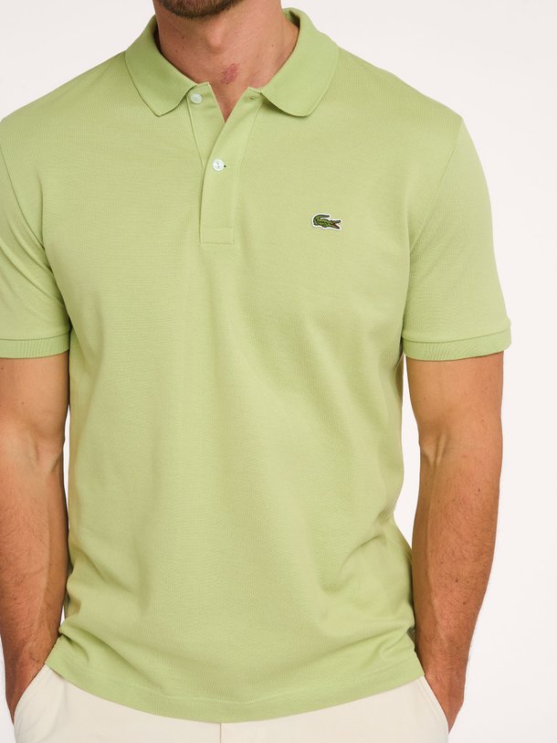 Ontdek de Katoenen logo polo van Lacoste in de kleur Groen bij Orangebag. Op werkdagen voor 21:45 besteld, morgen in huis.